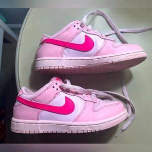Nike Girl Pink Dunk Low Size 1Y GUC!